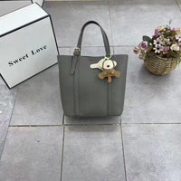 High-end Retro Large Capacity Commuter Bag