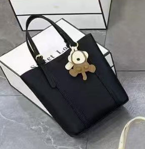 High-end Retro Large Capacity Commuter Bag